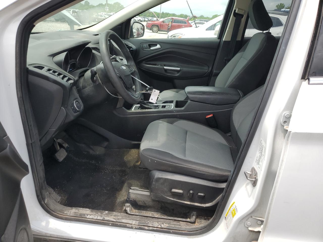 1FMCU0GD7JUB54320 2018 Ford Escape Se