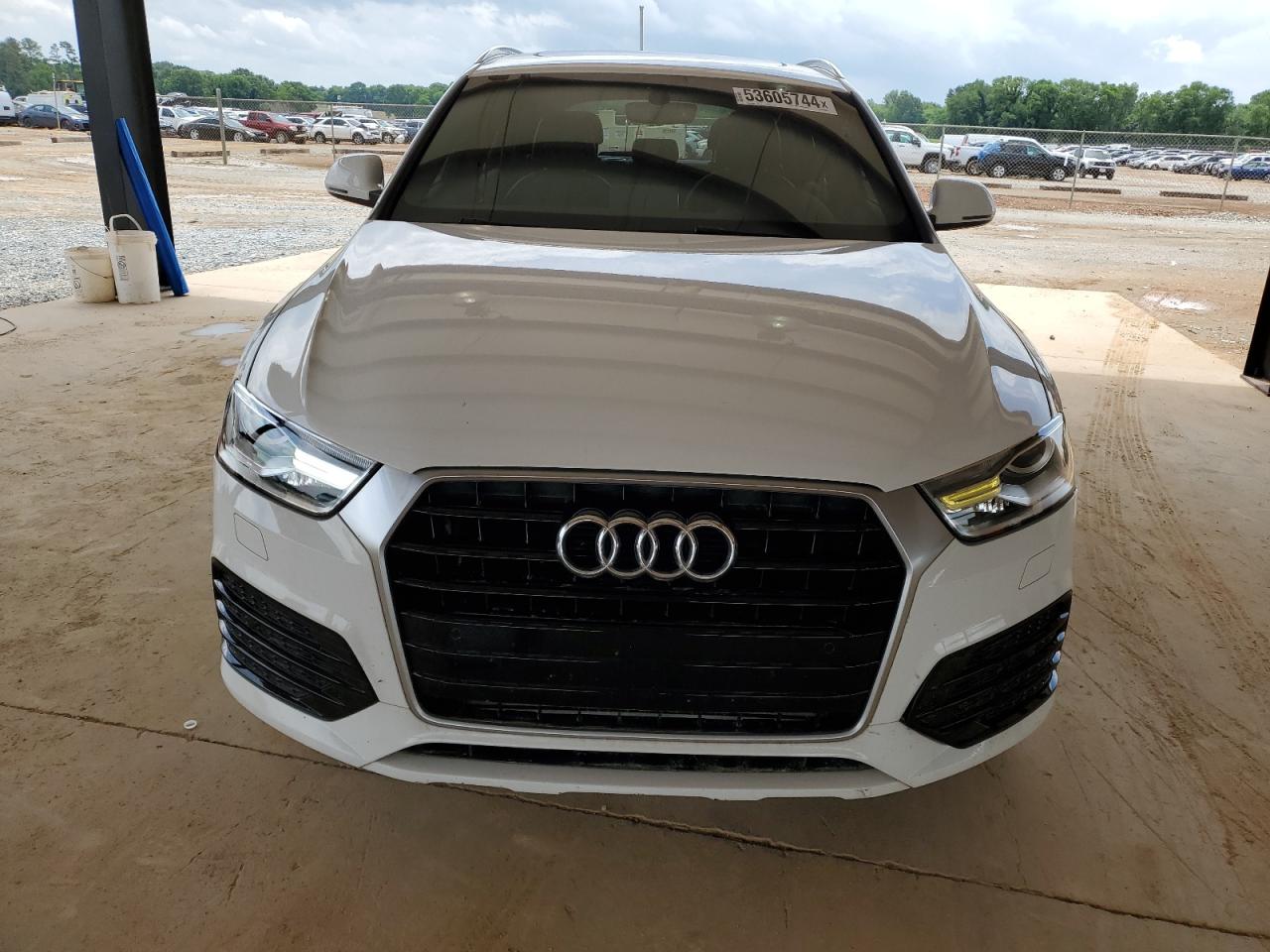 WA1BCCFSXJR007605 2018 Audi Q3 Premium