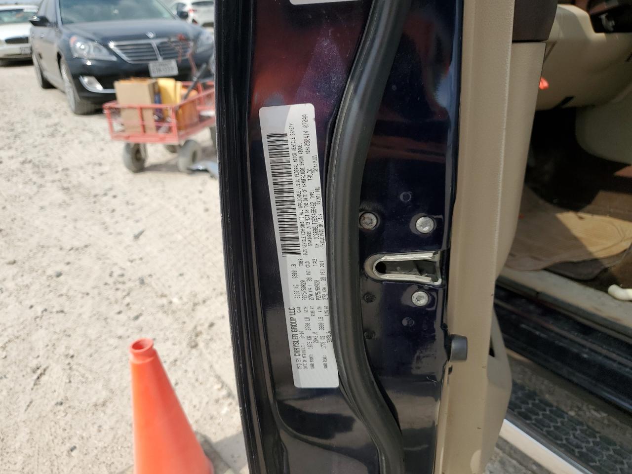 1C6RR6LT2ES456462 2014 Ram 1500 Slt