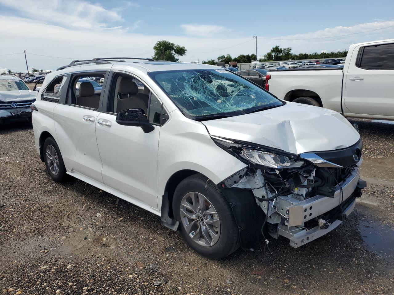 5TDYRKEC8PS146354 2023 Toyota Sienna Xle