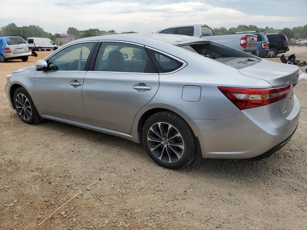 4T1BK1EB9JU287010 2018 Toyota Avalon Xle