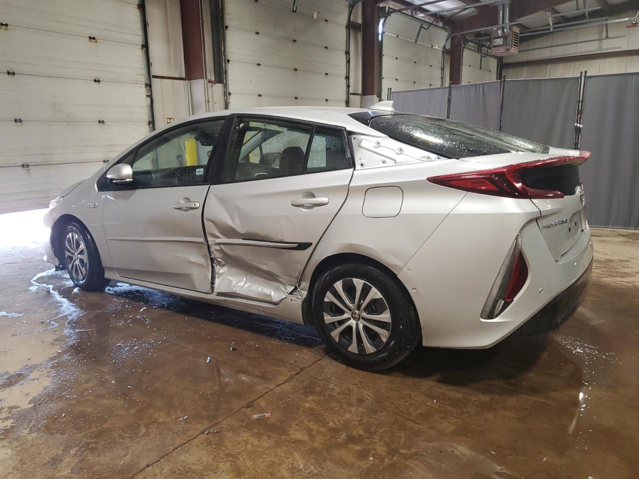 JTDKAMFP7M3190529 2021 Toyota Prius Prime Le