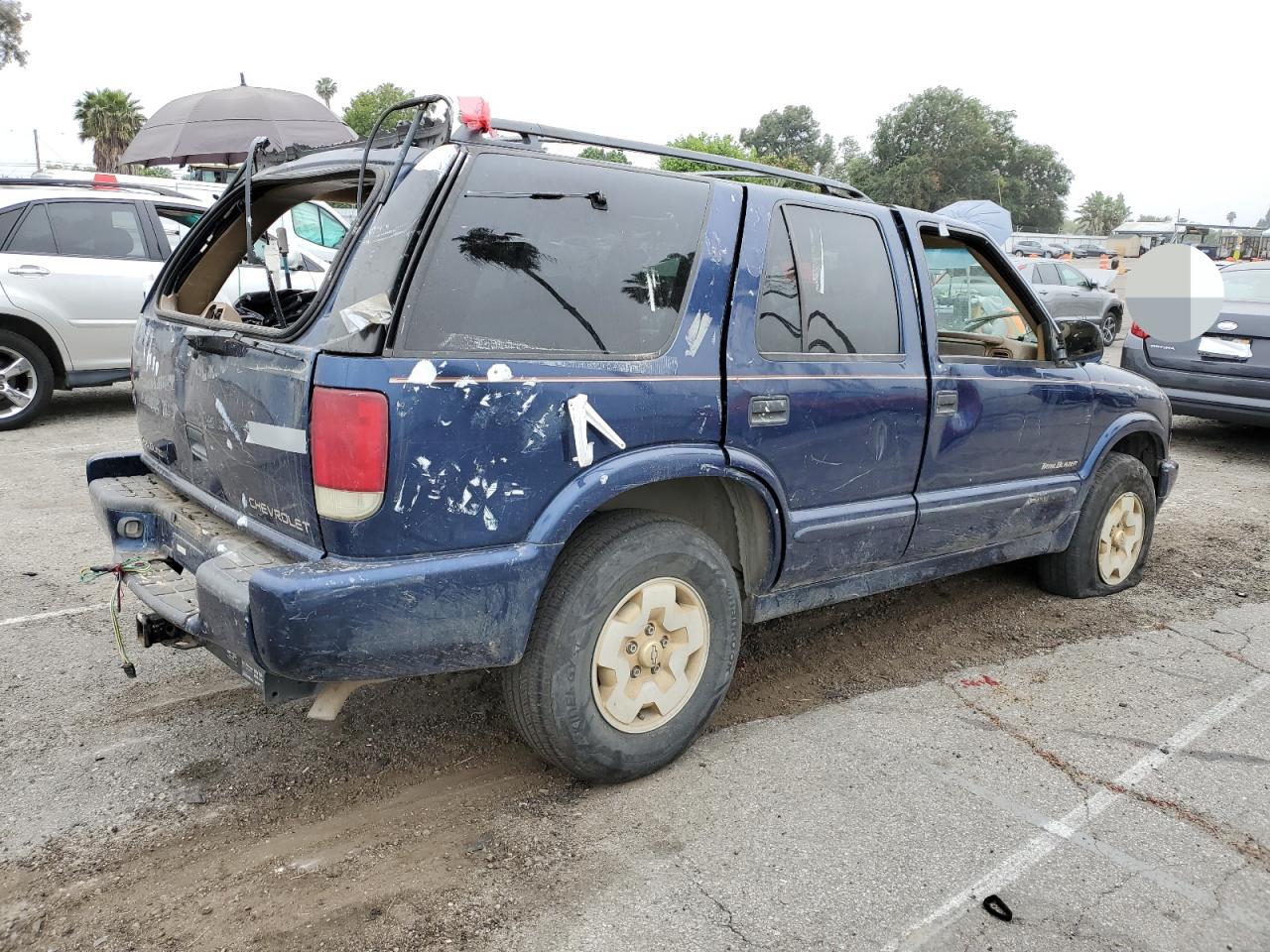 1GNDT13W3Y2367173 2000 Chevrolet Blazer