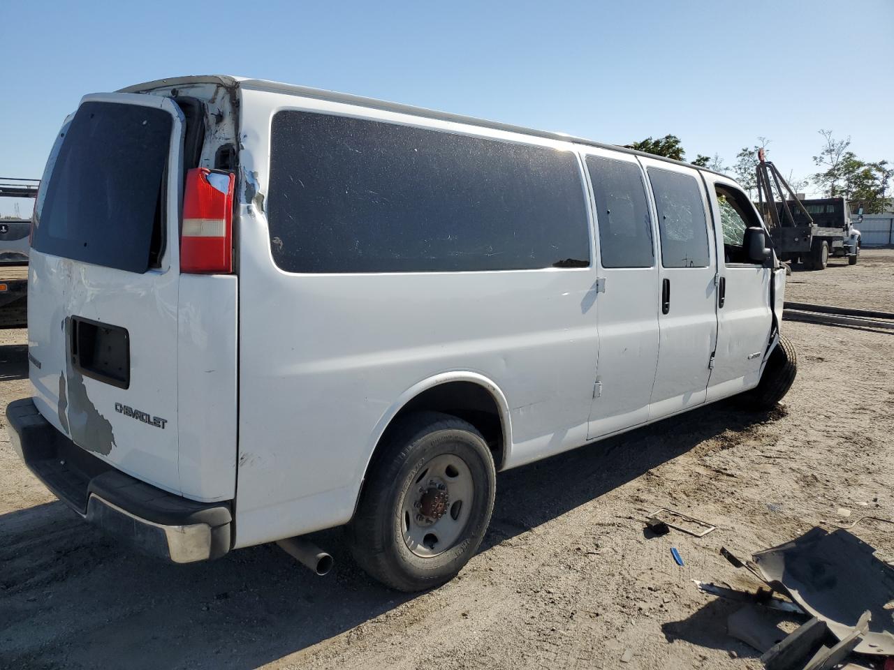 1GAHG39UX31228357 2003 Chevrolet Express G3500