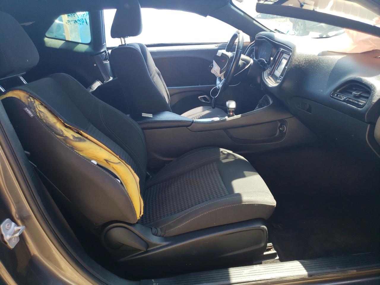 2C3CDZAG2GH321551 2016 Dodge Challenger Sxt