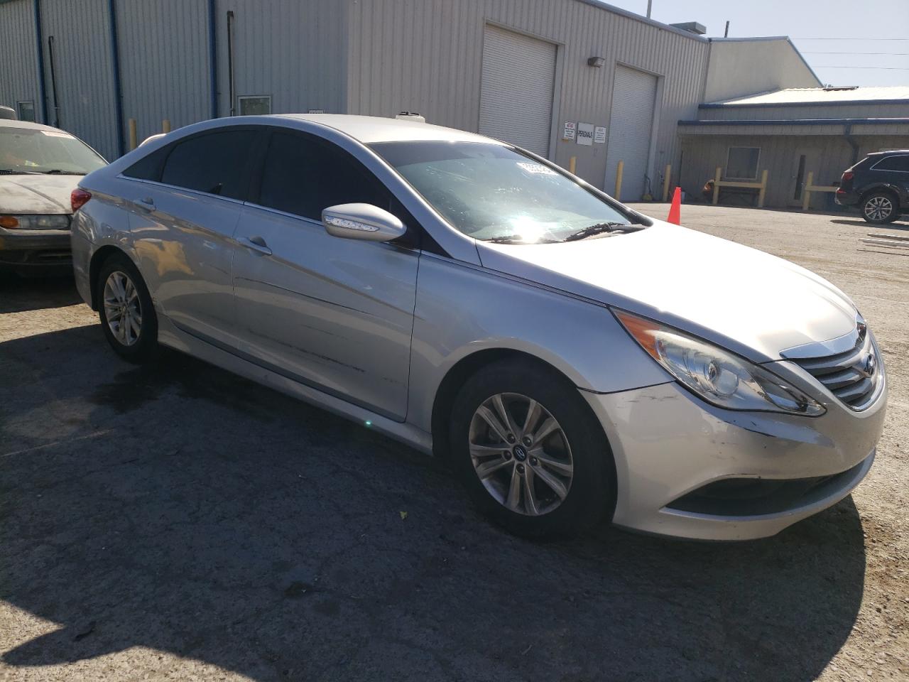 2014 Hyundai Sonata Gls vin: 5NPEB4AC4EH897138