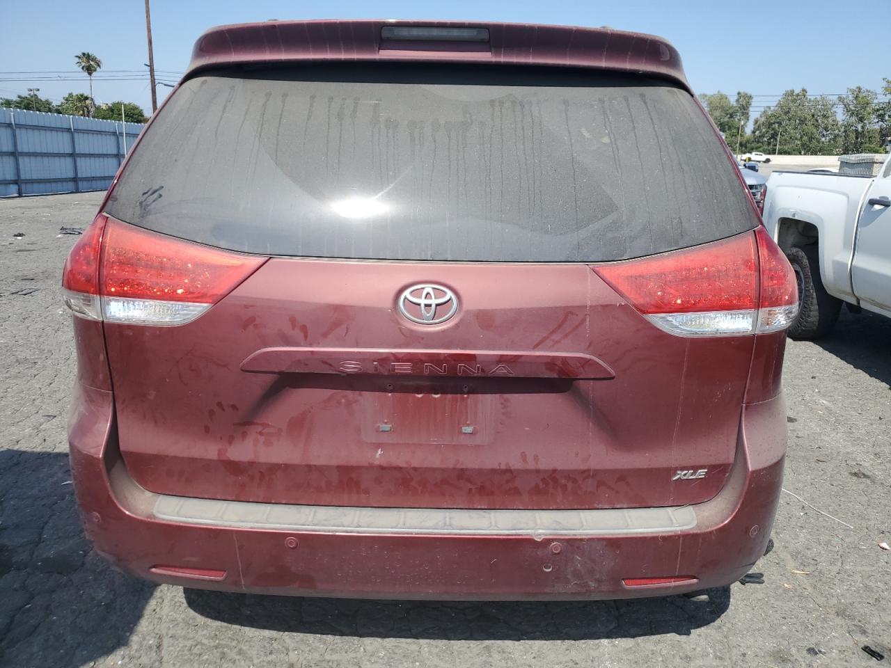 5TDYK3DCXDS370099 2013 Toyota Sienna Xle