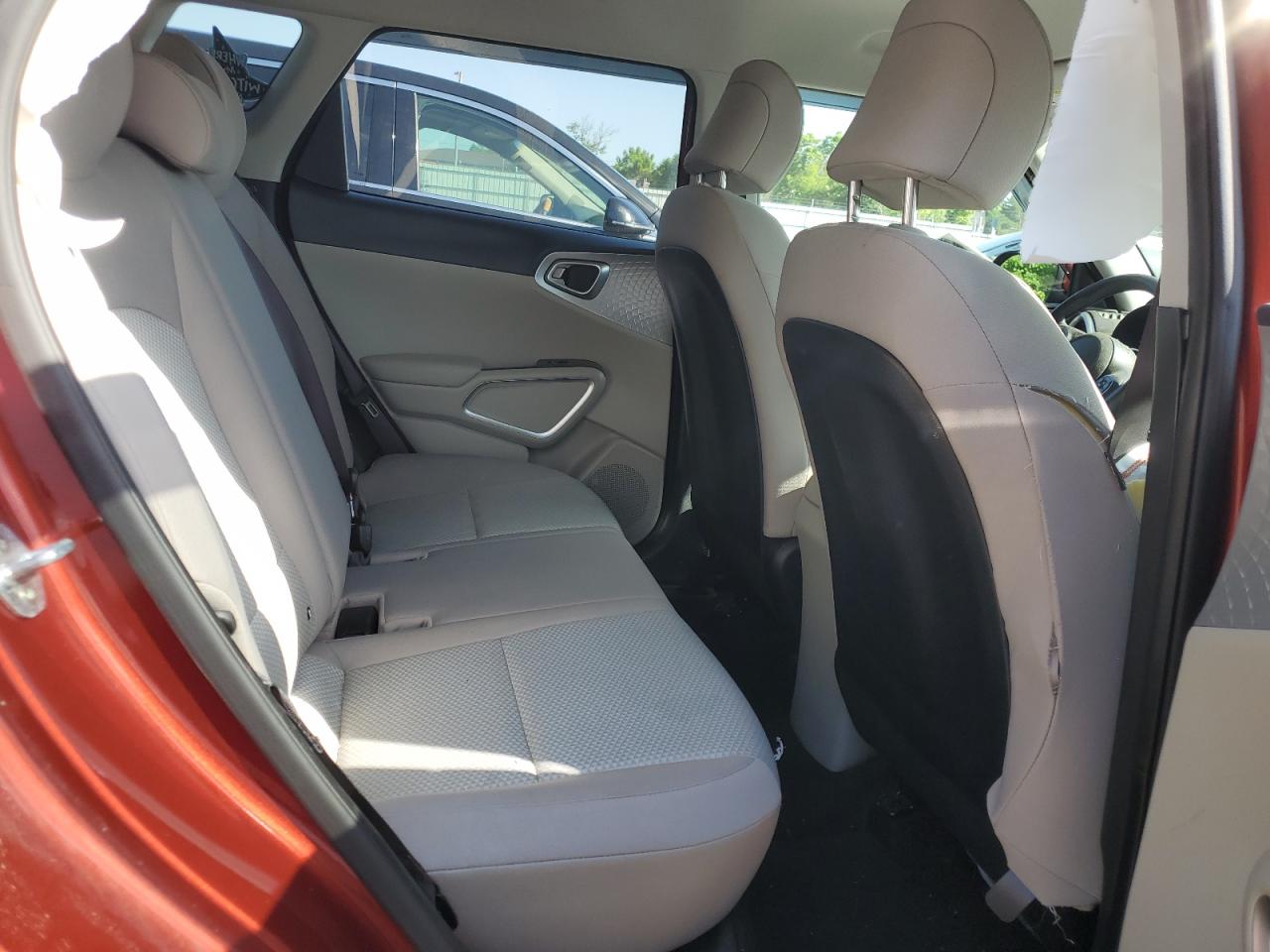 KNDJ23AU1L7116725 2020 Kia Soul Lx