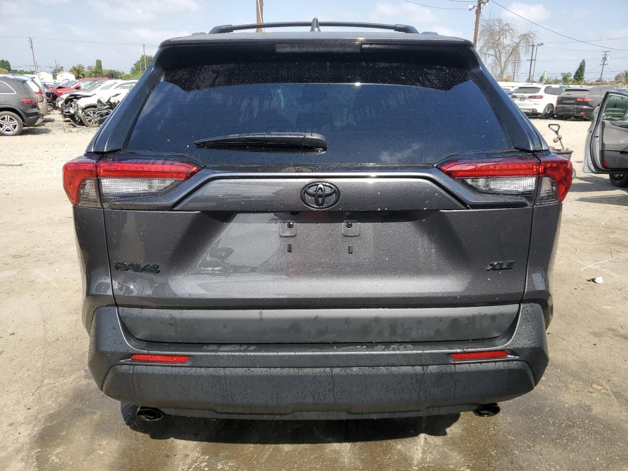 2022 Toyota Rav4 Xle vin: 2T3W1RFV8NC173770