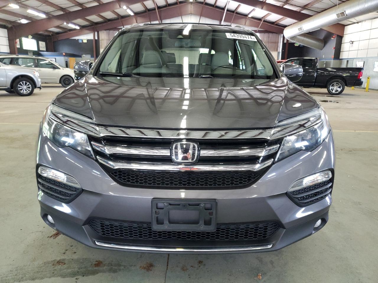 5FNYF6H98HB085495 2017 Honda Pilot Touring