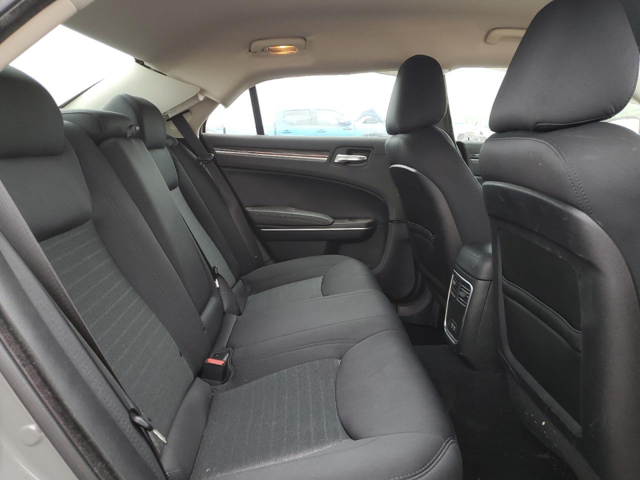 2C3CCAAG4KH614235 2019 Chrysler 300 Touring