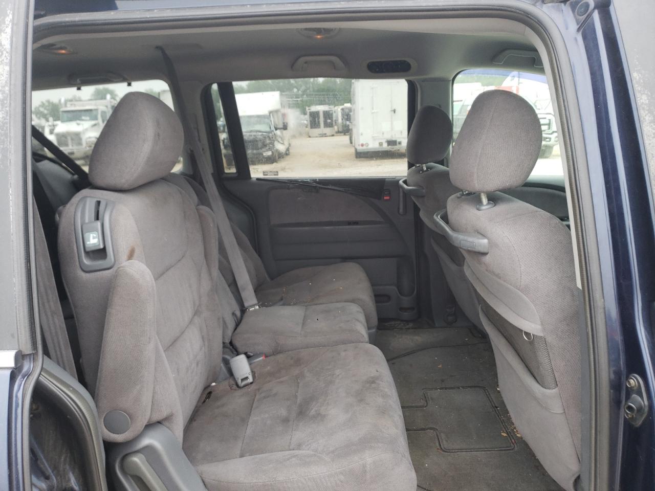 5FNRL38435B077736 2005 Honda Odyssey Ex