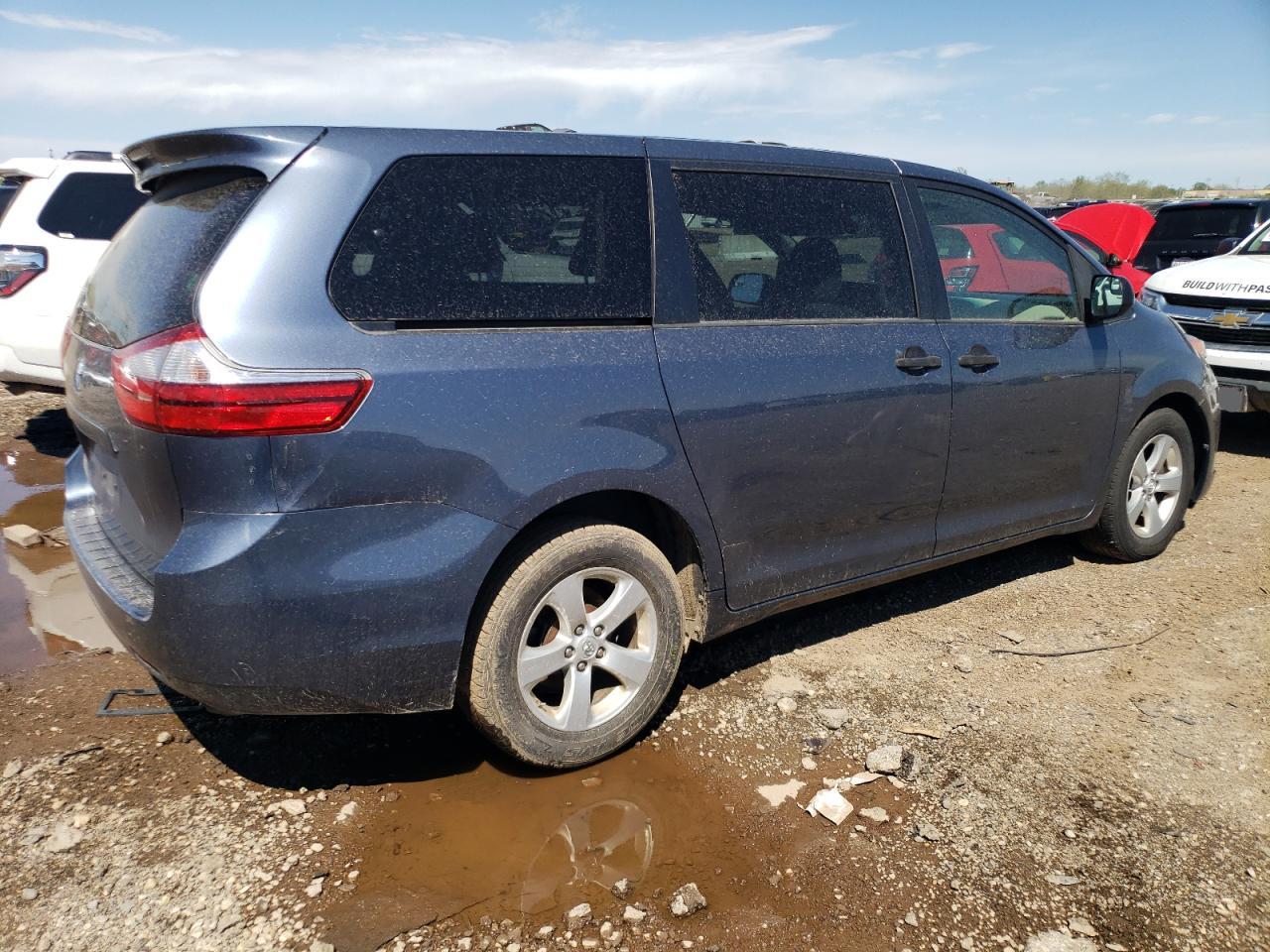 5TDZZ3DC1HS866740 2017 Toyota Sienna