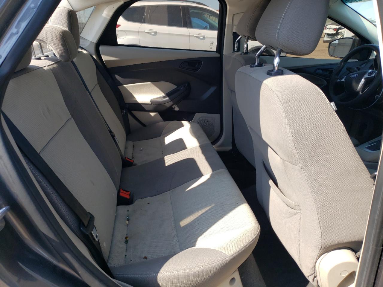 1FAHP3F24CL338244 2012 Ford Focus Se