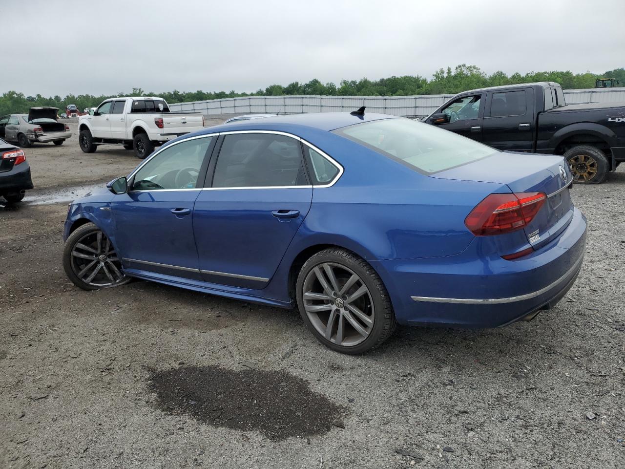 1VWDT7A37HC050606 2017 Volkswagen Passat R-Line