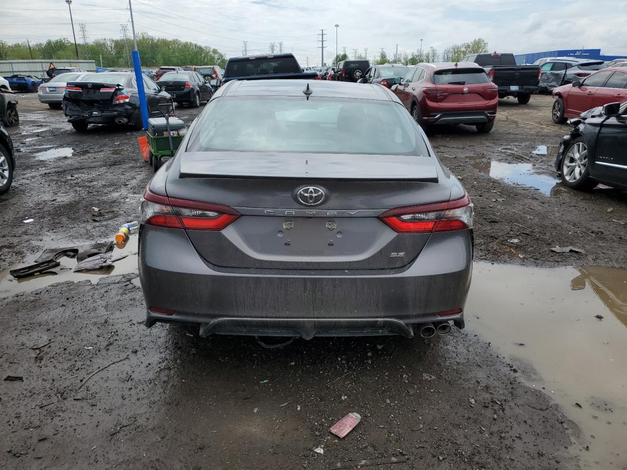 4T1G11AK9MU607946 2021 Toyota Camry Se