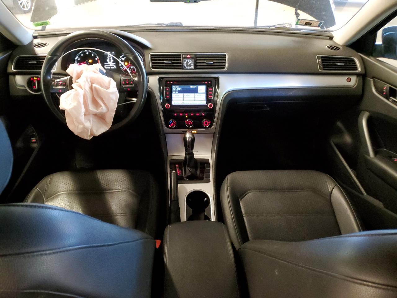 1VWBP7A30DC118301 2013 Volkswagen Passat Se