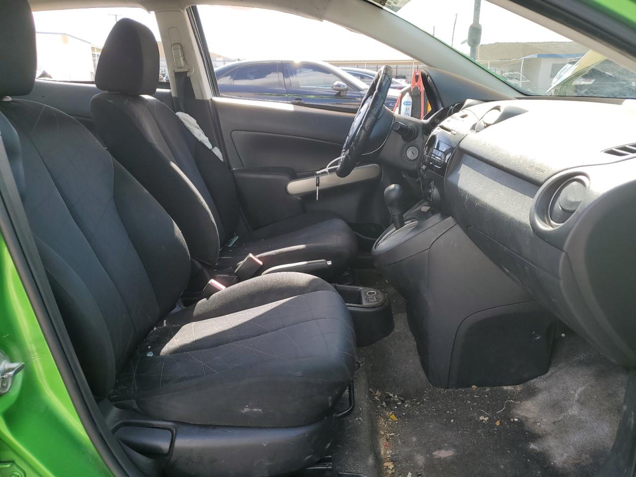 JM1DE1KY8D0161990 2013 Mazda Mazda2