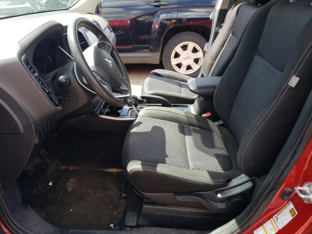 JA4AD2A32JZ004233 2018 Mitsubishi Outlander Es