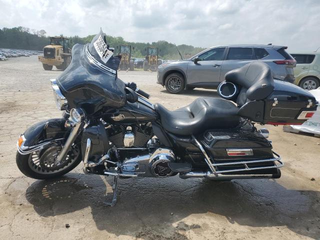 2010 HARLEY-DAVIDSON FLHTCU 1HD1FC41XAB661272