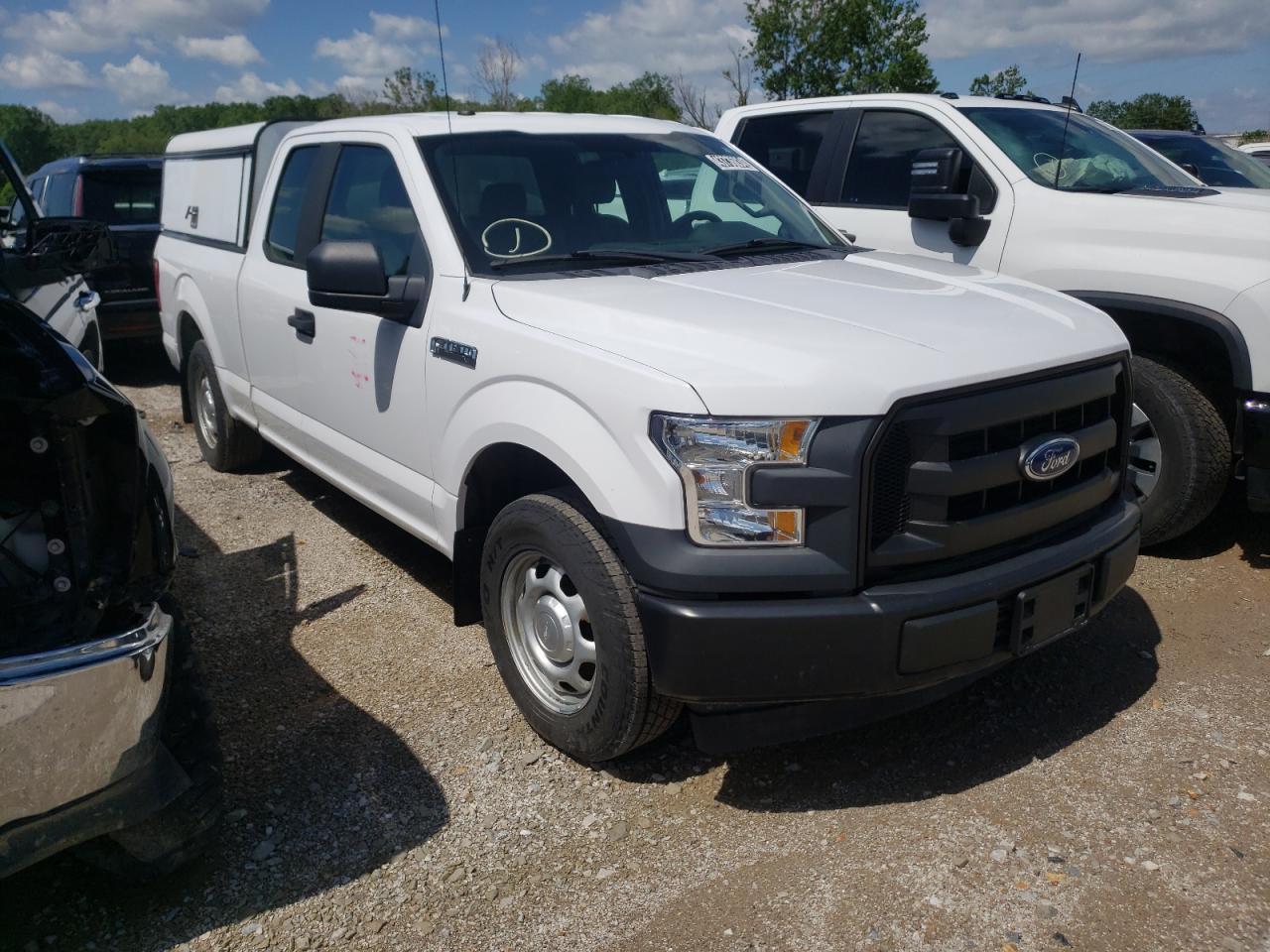 1FTEX1C82HKD21501 2017 Ford F150 Super Cab