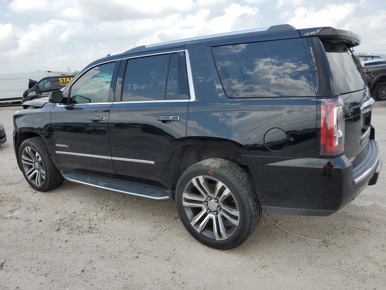 1GKS2CKJ1HR252216 2017 GMC Yukon Denali