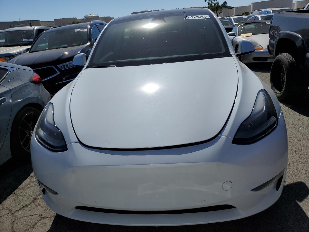 2022 Tesla Model Y vin: 7SAYGDEF0NF493323