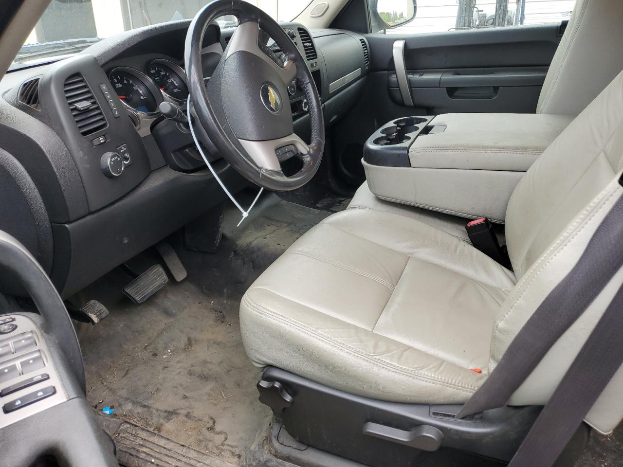 1GCRKSE35BZ229546 2011 Chevrolet Silverado K1500 Lt