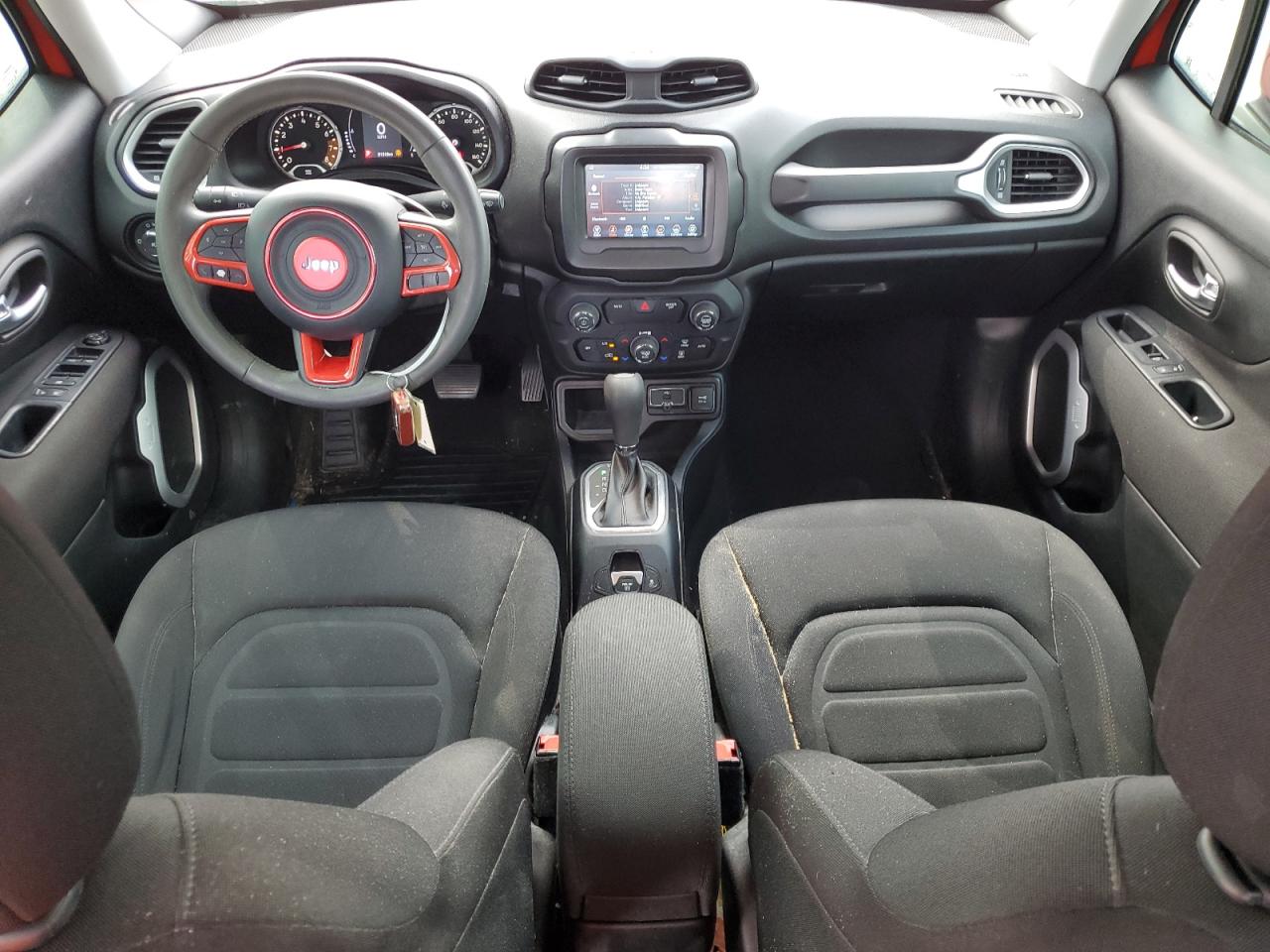 ZACNJABB6KPK86860 2019 Jeep Renegade Latitude