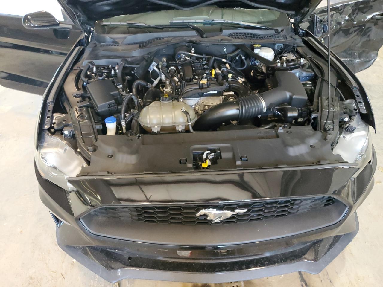 1FATP8UH1M5105524 2021 Ford Mustang