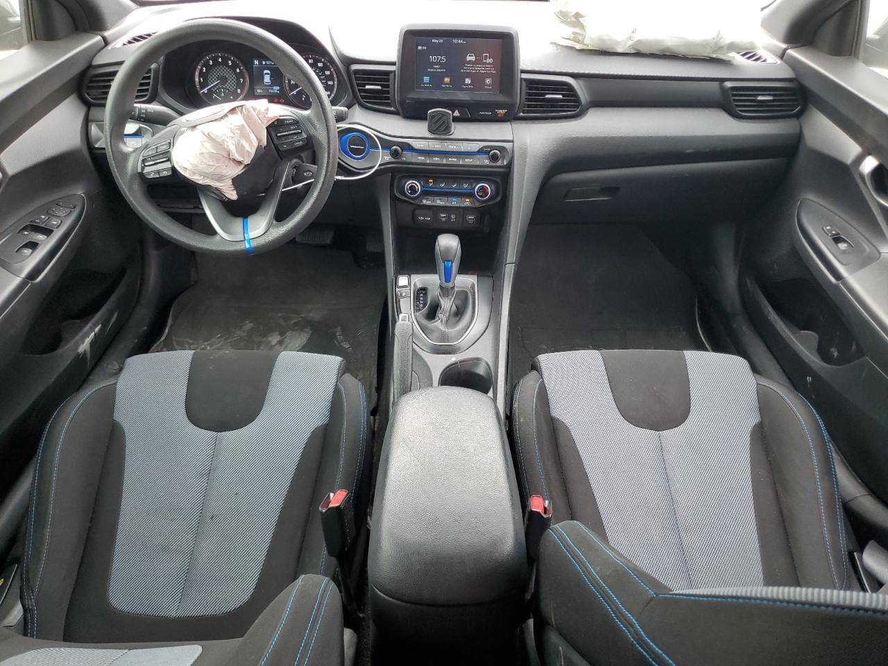 KMHTG6AF1KU018299 2019 Hyundai Veloster Base