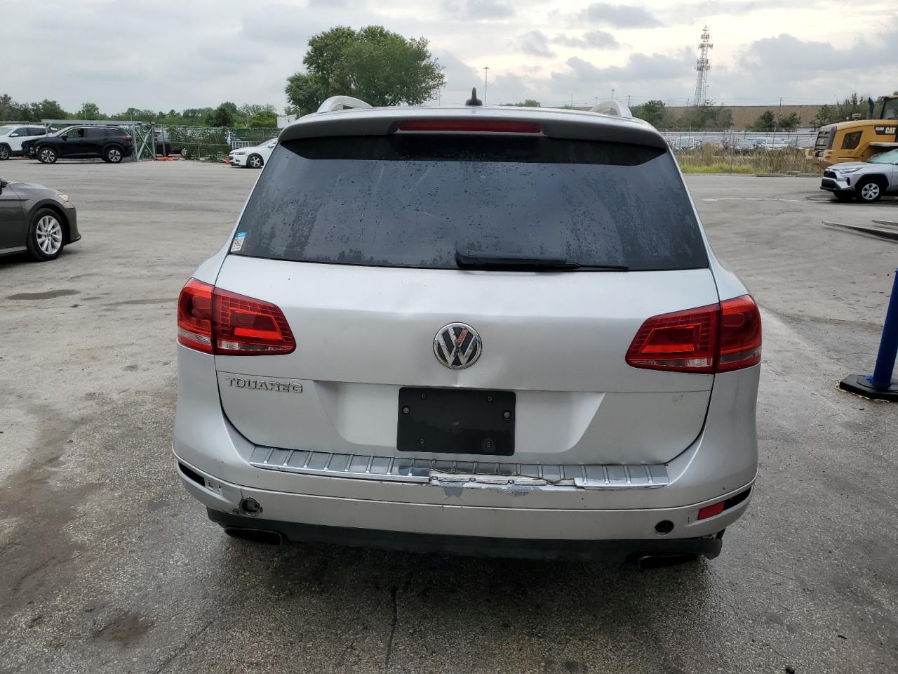 2013 Volkswagen Touareg V6 vin: WVGEF9BP3DD009093