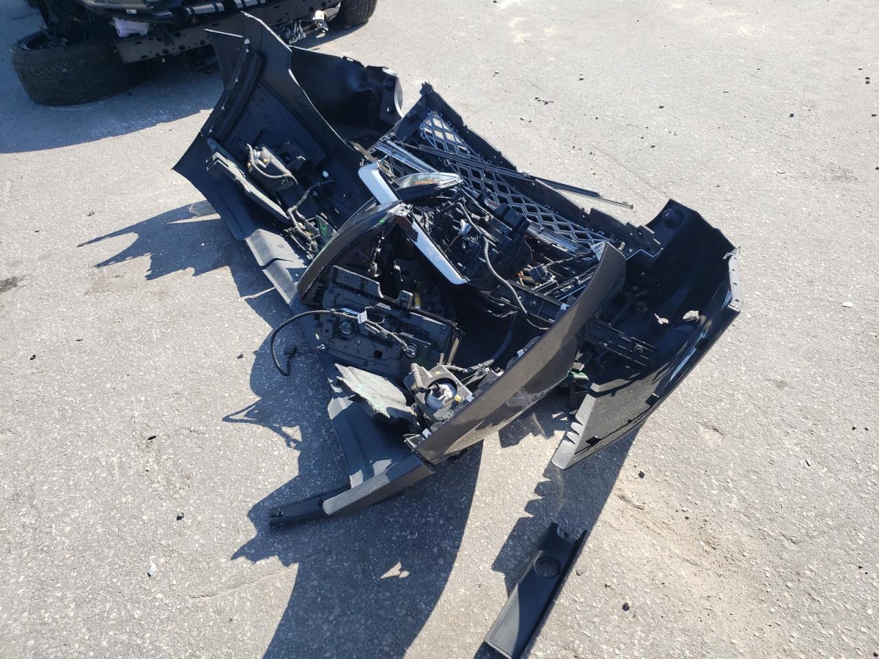 1GNSKBKC2JR151982 2018 Chevrolet Tahoe K1500 Lt