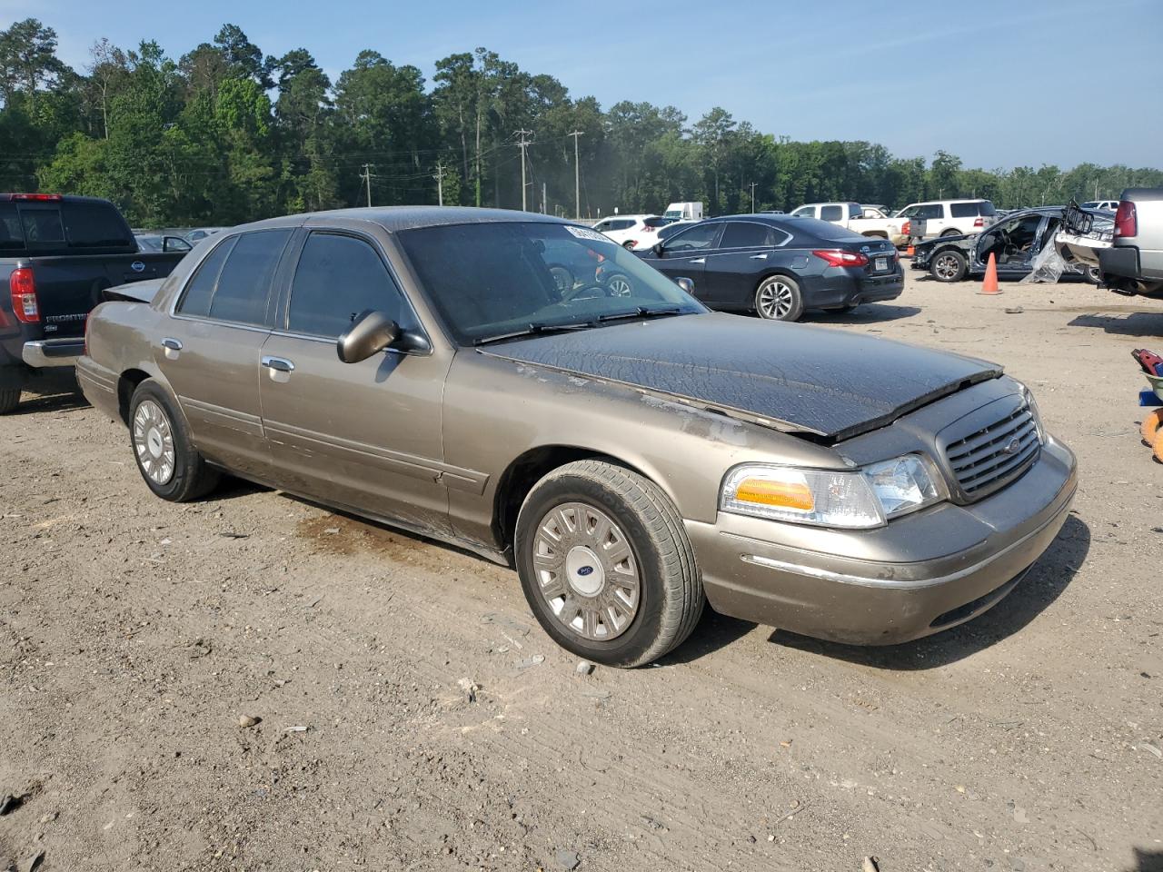 2FAFP73W33X153546 2003 Ford Crown Victoria