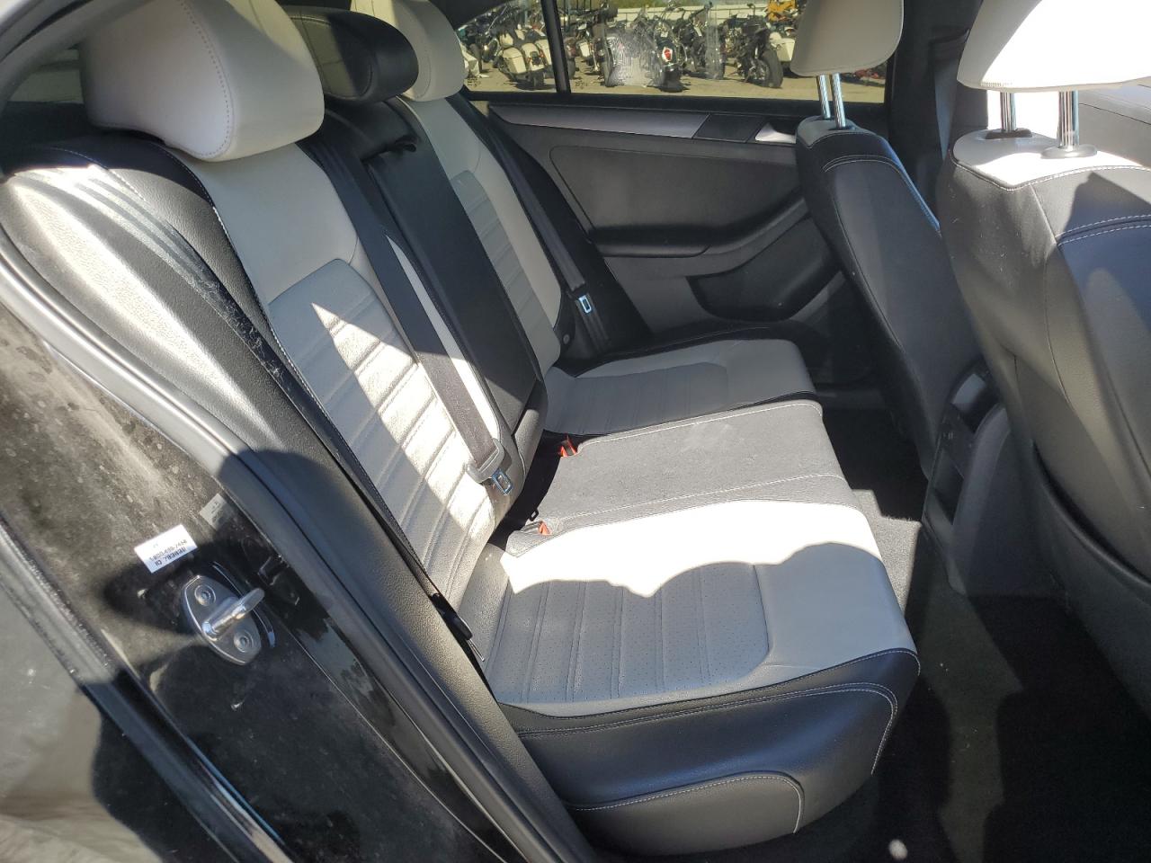 3VWD17AJ7GM385415 2016 Volkswagen Jetta Sport