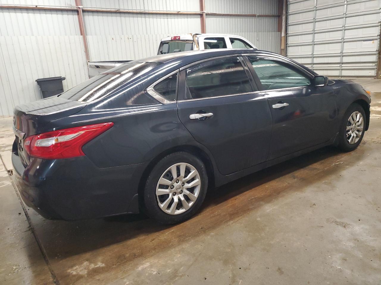 2017 Nissan Altima 2.5 vin: 1N4AL3AP9HC132716