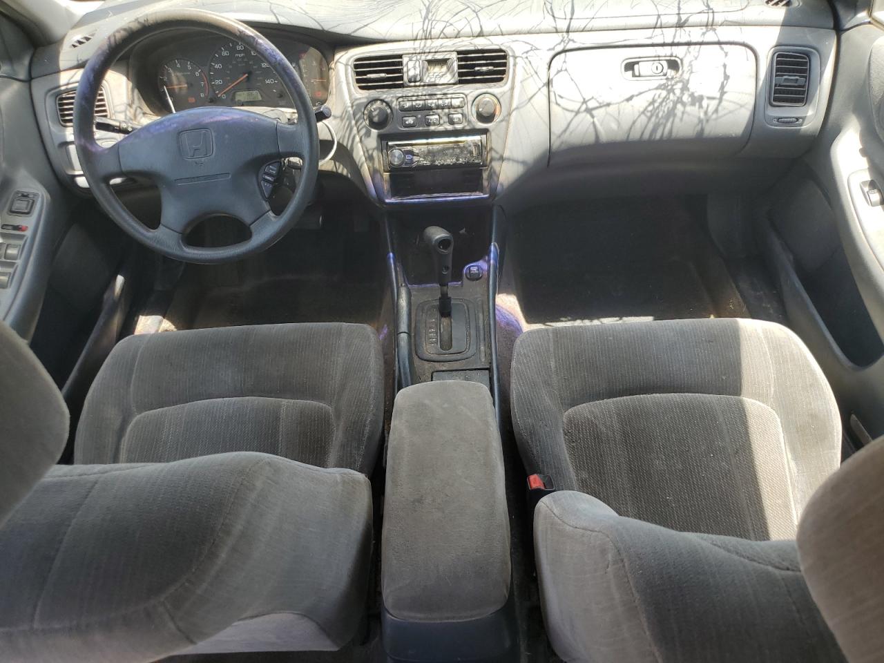 1HGCG5642XA103586 1999 Honda Accord Lx