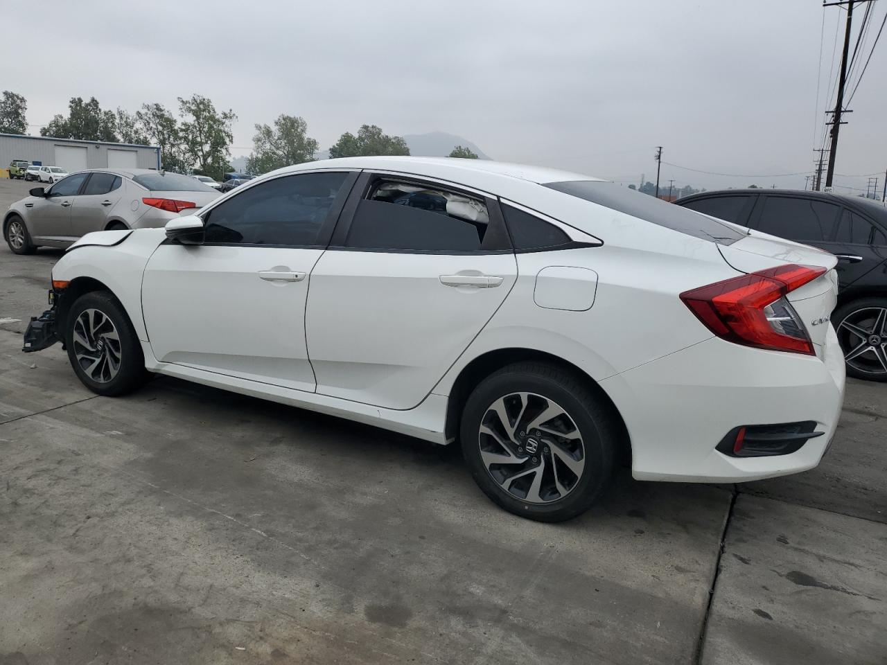 2017 Honda Civic Lx vin: 2HGFC2E52HH551864