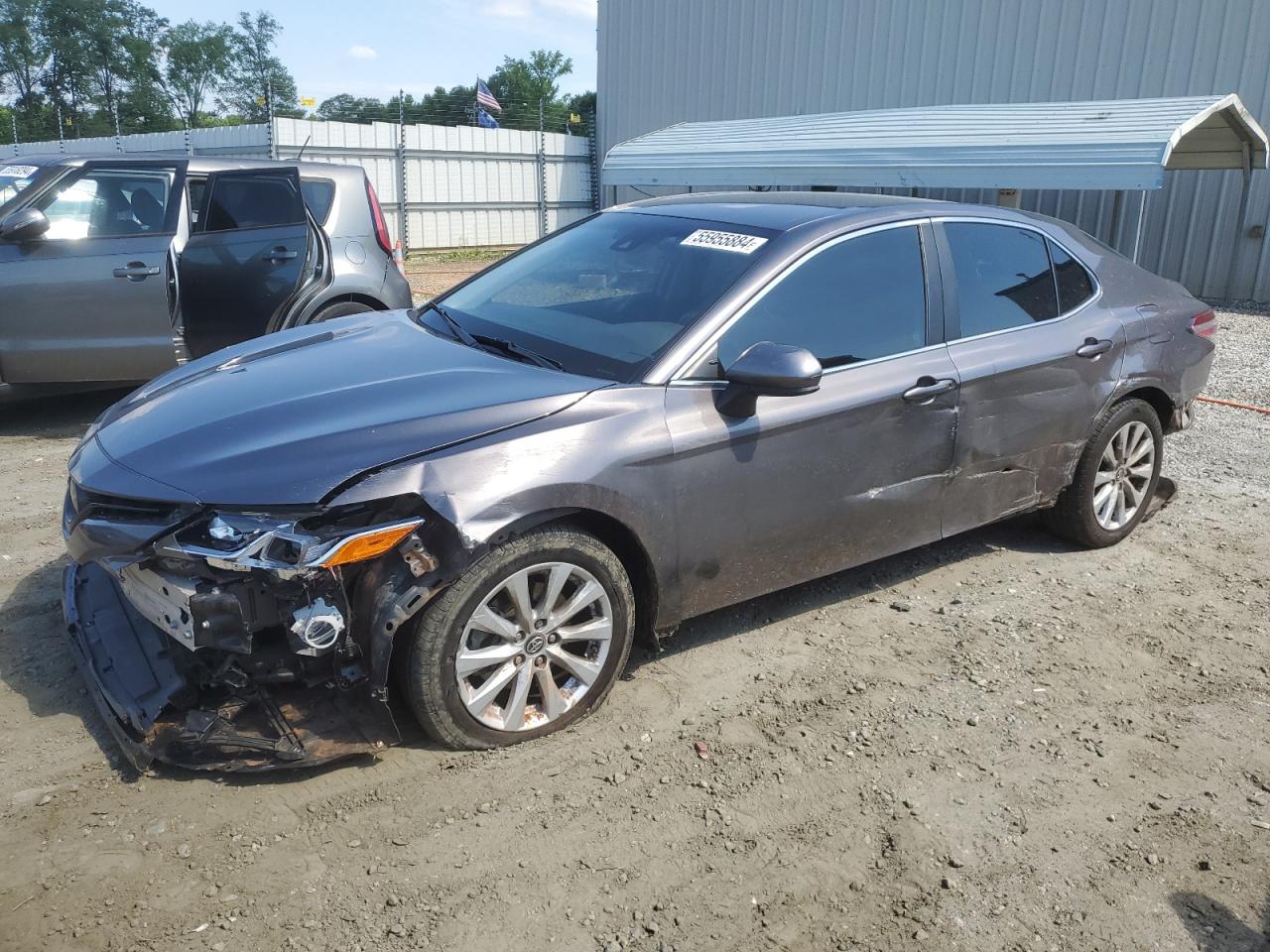 2018 Toyota Camry L vin: 4T1B11HK2JU647751