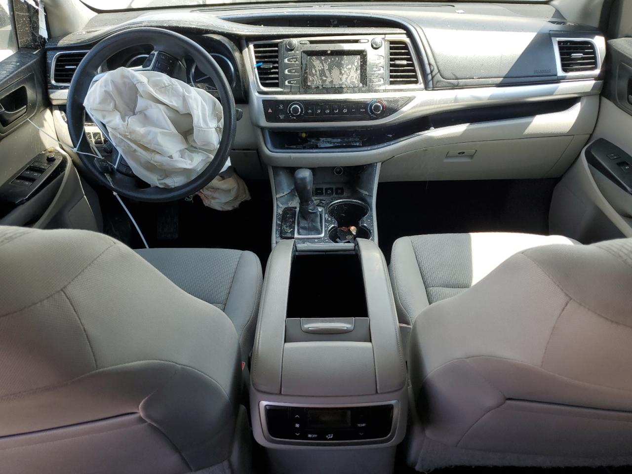 5TDBKRFH4GS257562 2016 Toyota Highlander Le