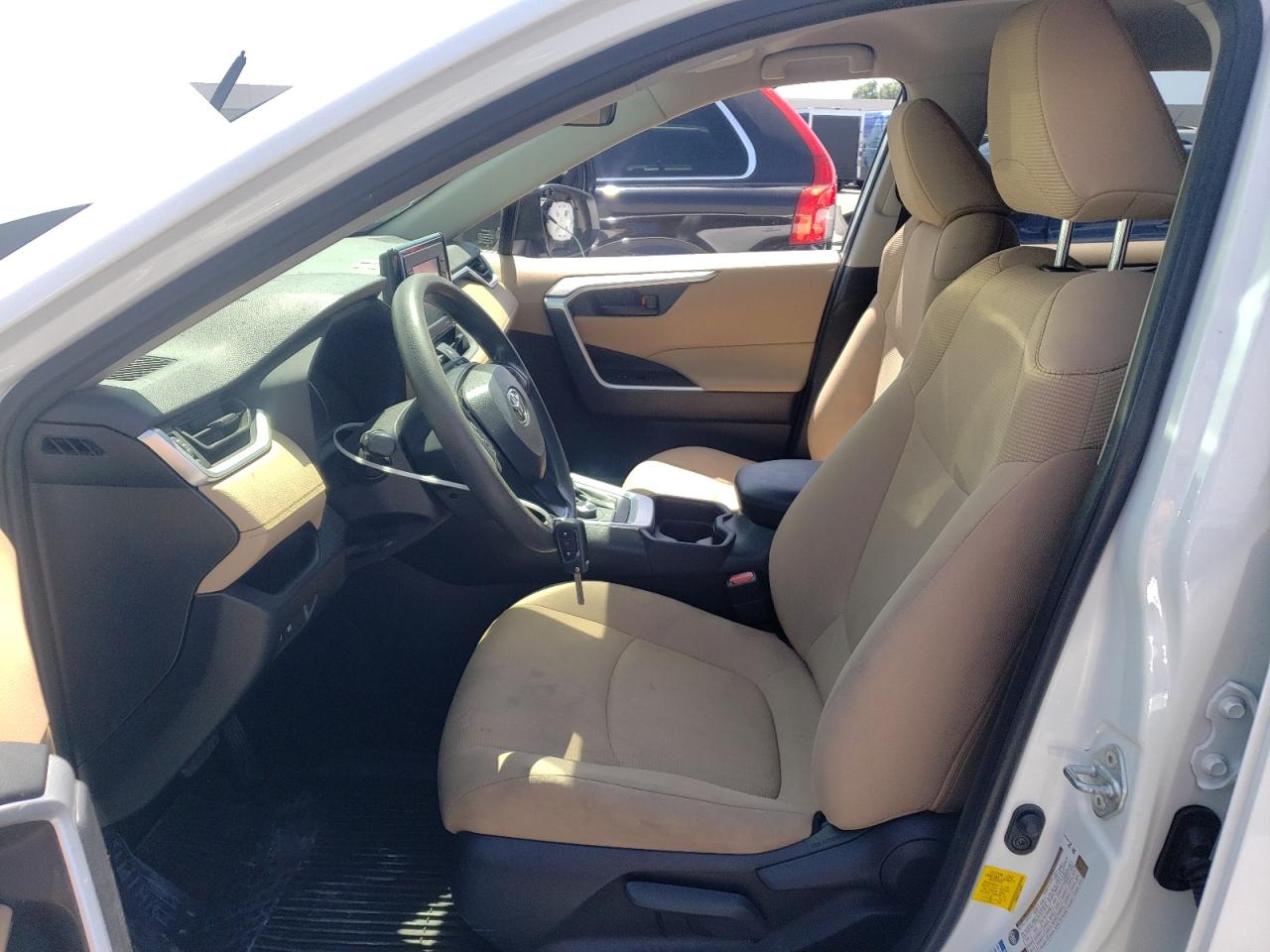 JTMMWRFV5LD044581 2020 Toyota Rav4 Le