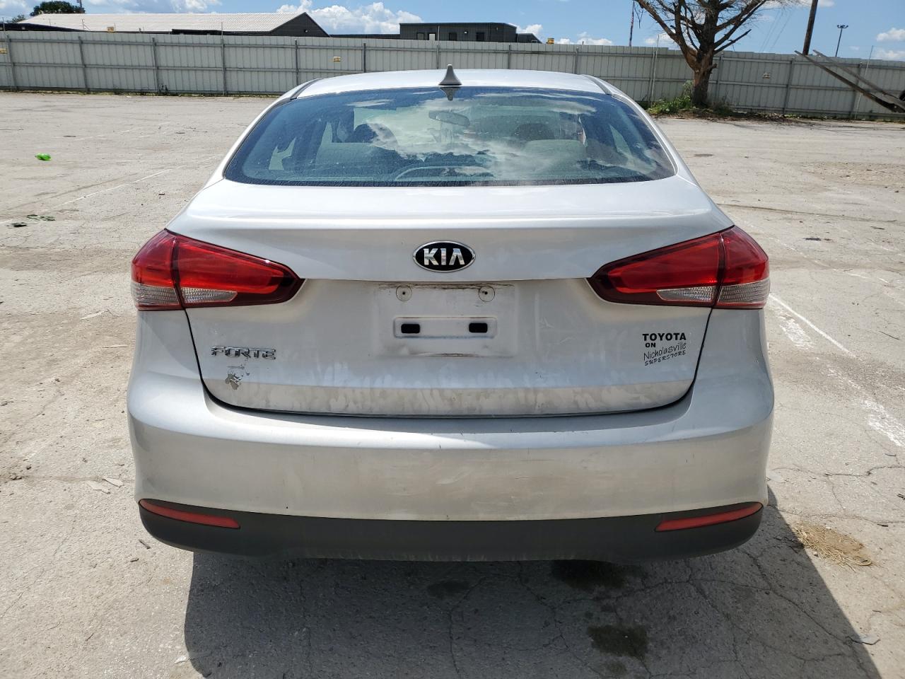3KPFK4A71HE105026 2017 Kia Forte Lx