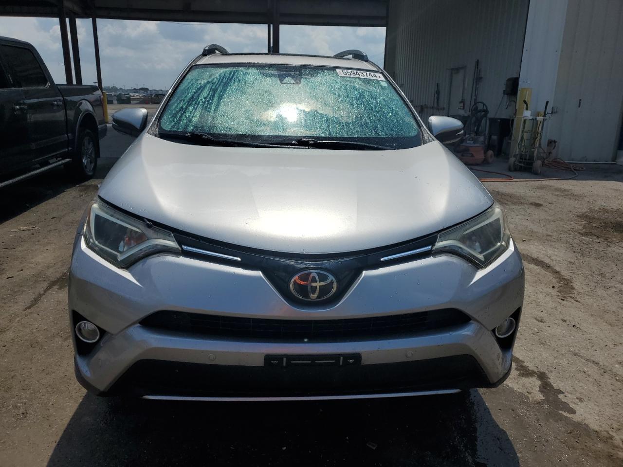 2T3WFREV5HW384771 2017 Toyota Rav4 Xle