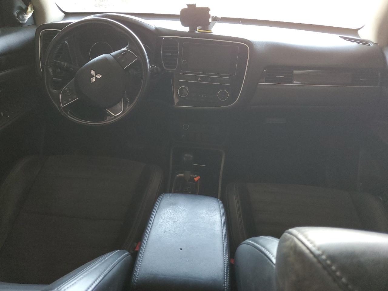 JA4AD3A34KZ049682 2019 Mitsubishi Outlander Se