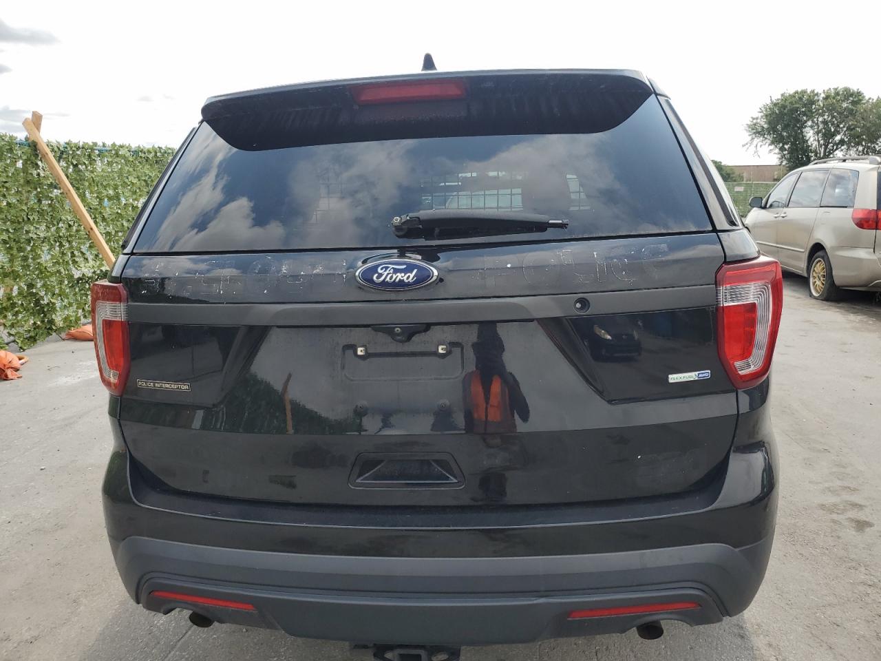 1FM5K8AR7HGB47135 2017 Ford Explorer Police Interceptor