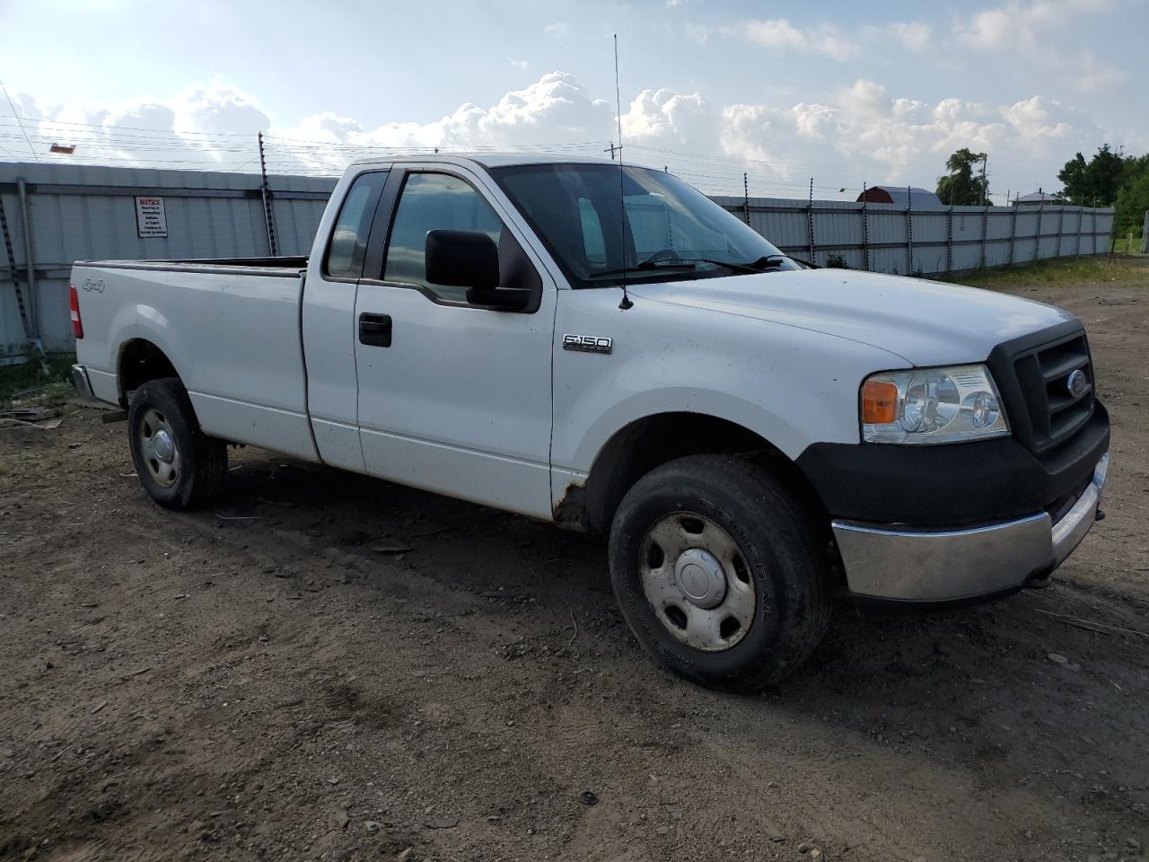 1FTRF14W85NA93208 2005 Ford F150