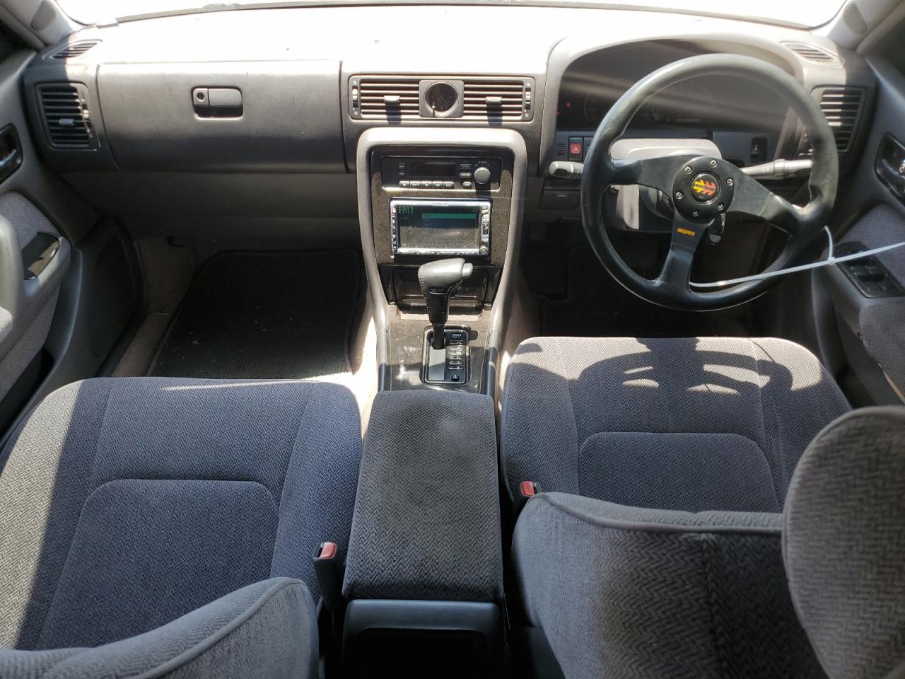 PY32814049 1995 Nissan Gloria