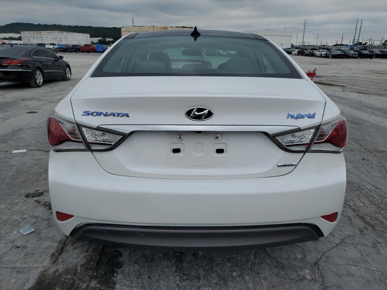 HYUNDAI SONATA HYBRID