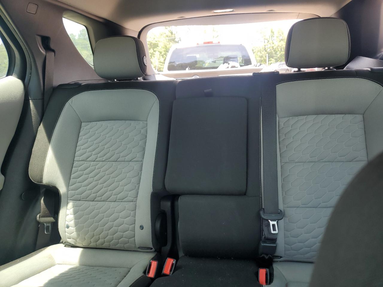 2GNAXHEV0J6158440 2018 Chevrolet Equinox Ls