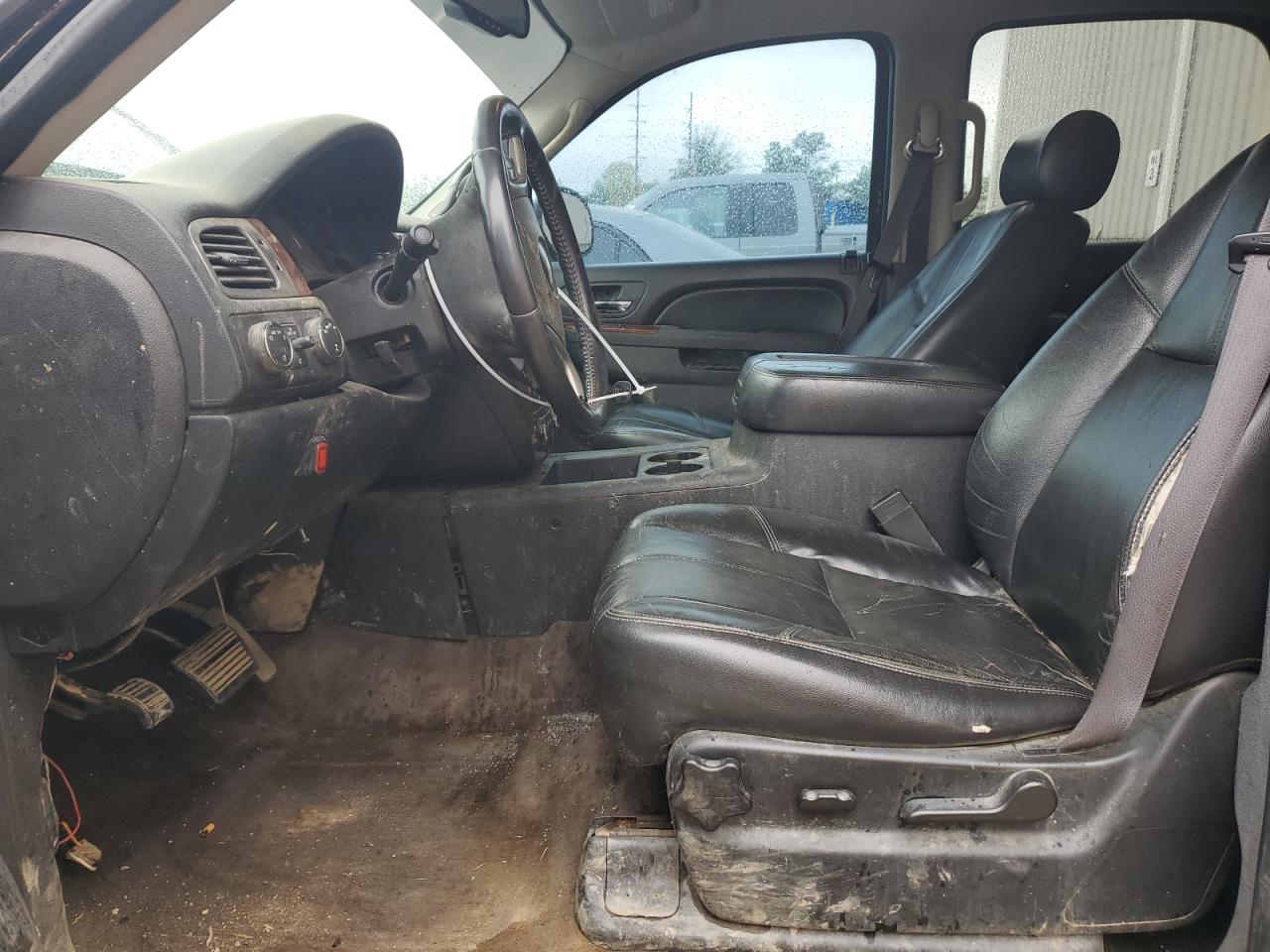 1GNSKBE09BR295211 2011 Chevrolet Tahoe K1500 Lt